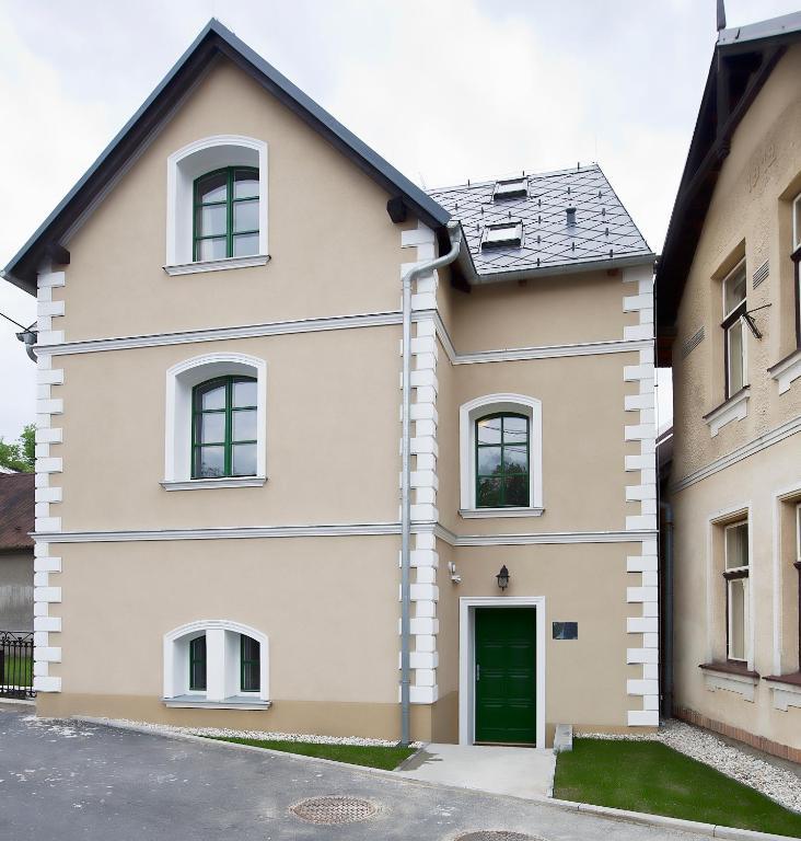 Bed and Breakfast Old House à Hradec nad Moravicí Extérieur photo